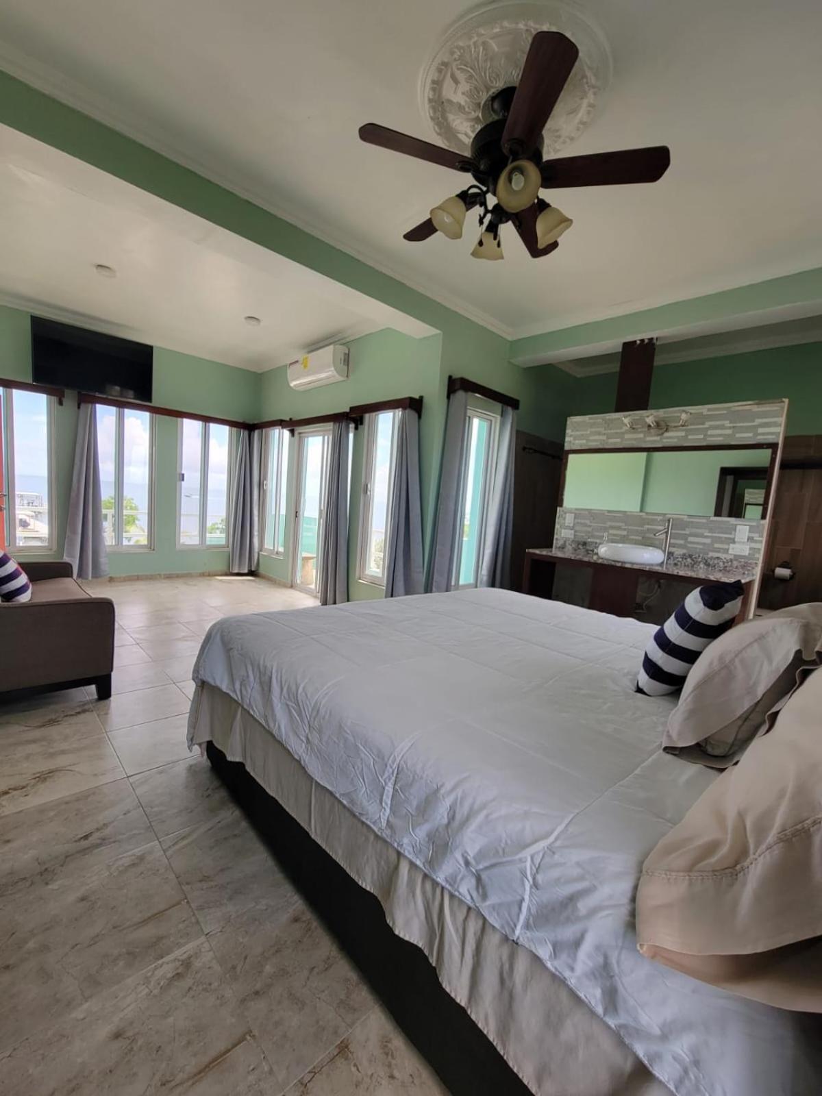 Island Magic Villas Caye Caulker Bagian luar foto