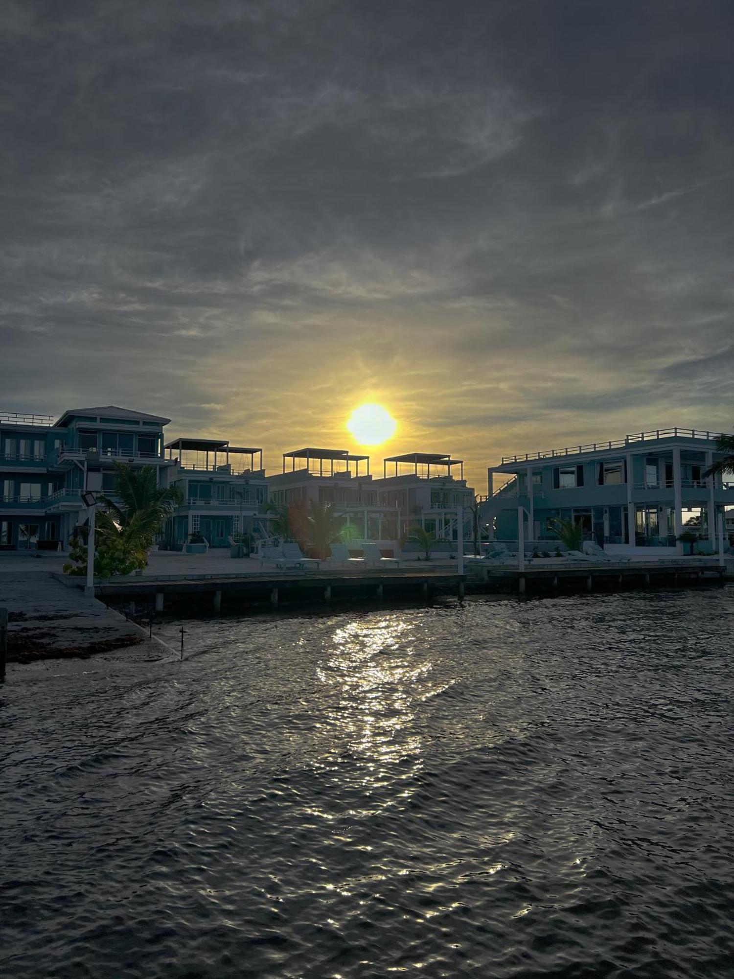 Island Magic Villas Caye Caulker Bagian luar foto